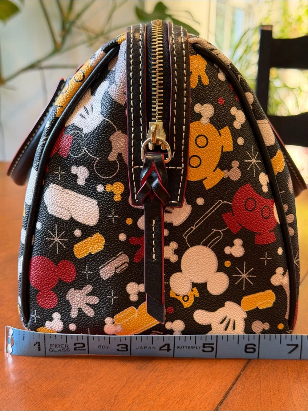 Dooney & Bourke 